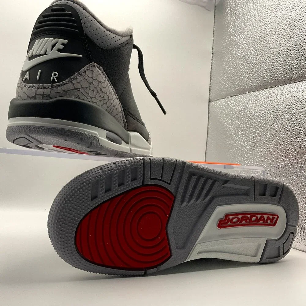 NEW IN BOX - Nike Air Jordan 3 Retro OG 2024 Black Cement Size 4Y - Picture 3 of 5